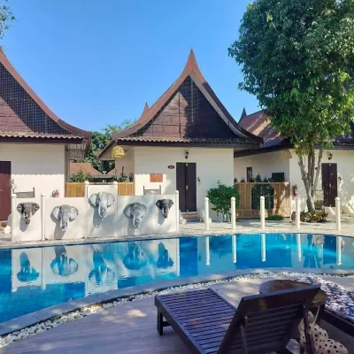 Pludhaya Resort & Spa Отели рядом с достопримечательностью «Японское поселение»