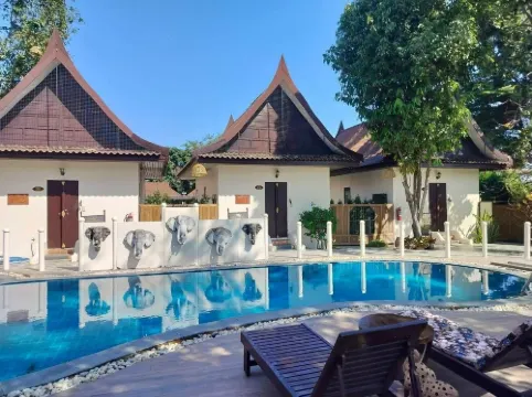 พลูธยา รีสอร์ท แอนด์ สปา