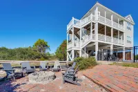 Beachfront Paradise w/ Pool on St. George Island! - Parkplatz
