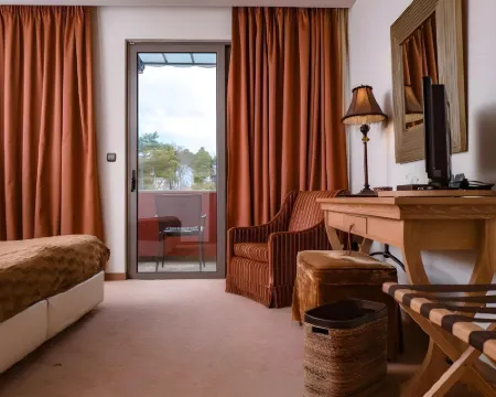 マイナロン リゾート トリポリスのホテル