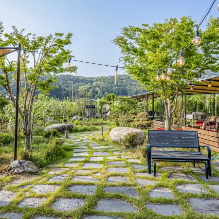 Cheongdo Havi Caravan Glamping Pool Villa