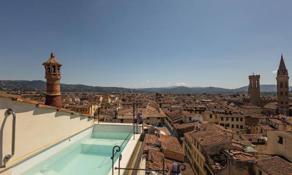 Donati Luxury Tower Suites