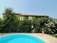 Chambres d'Hôtes et Gîtes le Mas Mellou - Pools