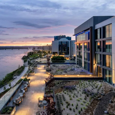 AC Hotel Vancouver Waterfront