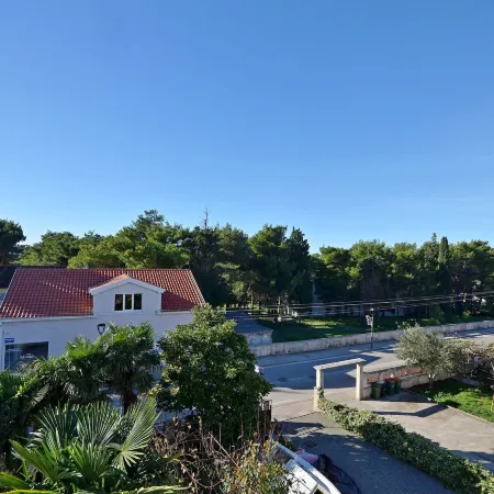 Apartments and Rooms Bepina
