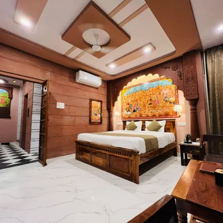 Hotel The Raj Heritage Jodhpur Отели рядом с достопримечательностью «Башня с часами Ghanta Ghar»