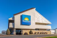 Days Inn by Wyndham Kansas City Northeast - breakfast