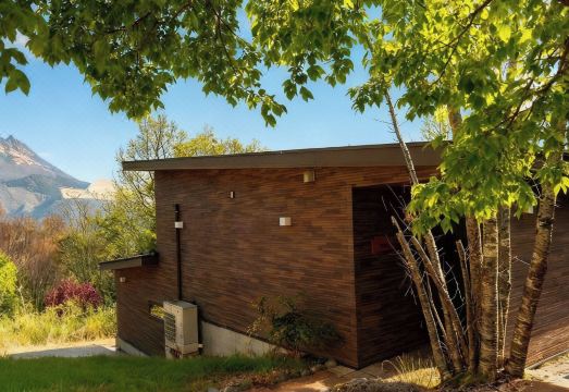 개인 온천탕의 평화로운 모습