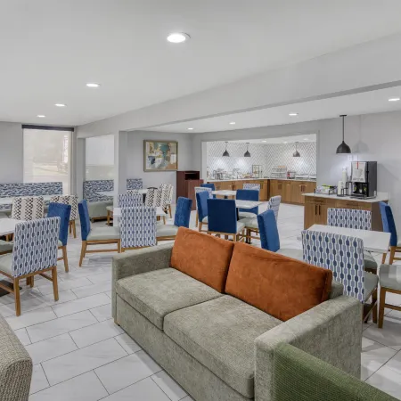 Best Western Greensboro Coliseum Inn Отели рядом с достопримечательностью «Торговый центр Four Seasons»