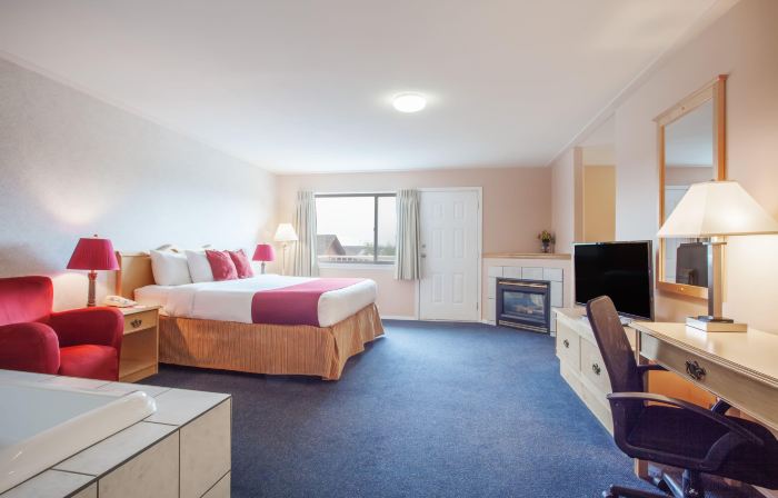 Ramada by Wyndham 100 Mile House