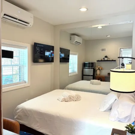 Adorable 1 bedroom mins away to NYC in Teaneck Hotels in Teaneck