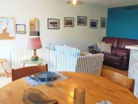 Maisonnette Ideally Located at the Foot of the Napoleon Bridge Hotels in Moissac