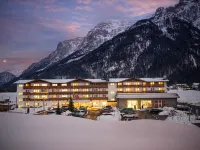 Kuhotel Steinplatte, Trademark Collection by Wyndham Hotels in Waidring