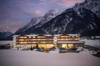 Kuhotel Steinplatte, Trademark Collection by Wyndham Hotel di 