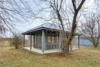 Century Old Farmhouse in Fulton: 6 Mi to Town! - 3-Star