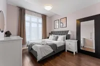 Spacious 2 Storey 2BR Toronto Escape w Parking