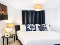 Deluxe En-suite Room w FastWiFi, Free Parking & Equipped Kitchen Hotels in Wolverhampton