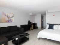 Terrace Suites Hotels in Parry Sound District