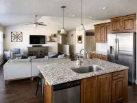 Sleeps 16 • Family Retreat Near BYU and Uvu• Spacious 6Br Home,Perfect for Group Hotels in Vineyard