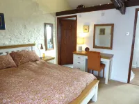 Cosy Rural Barn Retreat for Couples Near Stunning Cornish Coast