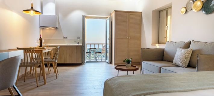Armantanis Luxury Suites Hotels in Itilo