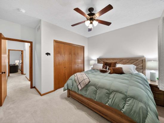 Quiet Lincoln Gem 3 King Brs Garage 3 Bedroom Home