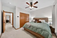 Quiet Lincoln Gem 3 King Brs Garage 3 Bedroom Home - balcony