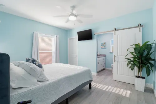 New! Charming Lilac Cottage 111