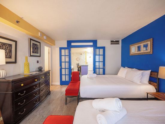 Stay Together Suites | Cozy Strip Condo