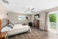 Florida Life on the water with game room, heated pool, kayaks +Pet friendly!!