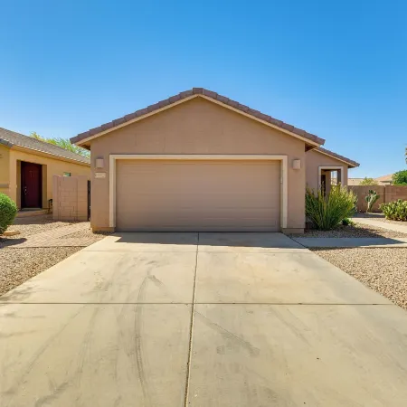 Backyard Oasis: Updated San Tan Valley Escape