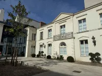 Maison Maubreuil - بار