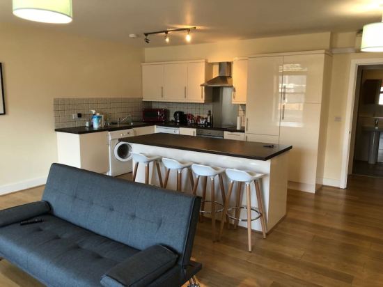 Spacious 2-Bed Flat by Stockwell station