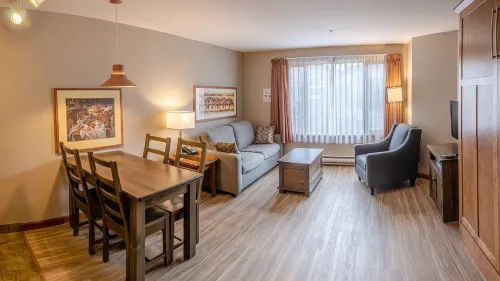 Cahilty #214 Hotel Room - 2-Star