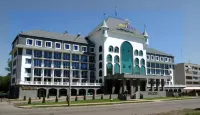 Shiny River Hotel Hotels in 