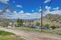 Mountain & Valley Views! Pet-friendly Pioche Home - Homestay