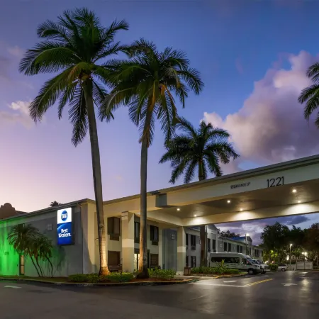 Best Western Fort Lauderdale Airport/Cruise Port Отели рядом с достопримечательностью «Глав. библиотека и культурный инфоцентр Броварда»