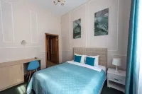 Iskra Hotel クルーザー オーロラ周辺のホテル
