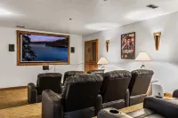 Deja View in Hayden With 5 Bedrooms and 6 Bathrooms - Jacuzzi
