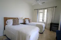 The Sandpiper Inn & Cottages - 3-Star