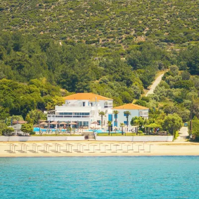 Kamari Beach Hotel Hotels near شاطئ سيليا أموس (Psili Ammos Beach)