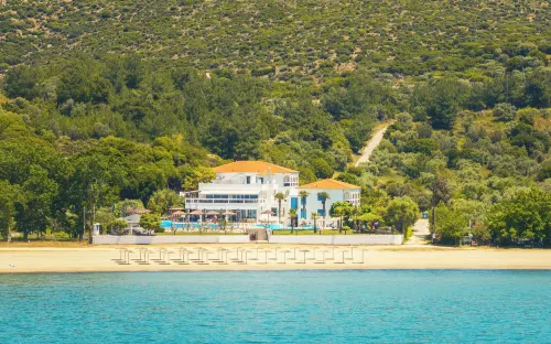 Kamari Beach Hotel - Pet friendly