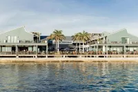 Fishermens Village Resort - bar