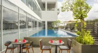 Swiss-Belhotel Jambi - Pools