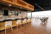 Nouveau Resort - bar