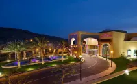 Crowne Plaza JORDAN - DEAD SEA RESORT & SPA by IHG Hotel di 