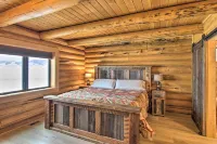 Stunning Mountain Views: Livingston Cabin w/ Deck! - Wifi