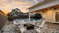 Woodland Shores by Avantstay Sleeps 22 Massive Pool + Spa Golf Cart + Game Room + BBQ Near Seaside