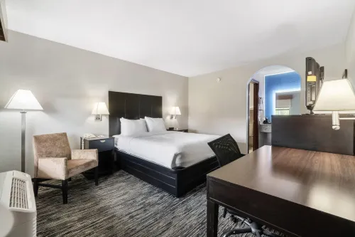 Quality Inn Adairsville-Calhoun South - parking