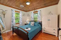Large Home Near Bristol Speedway